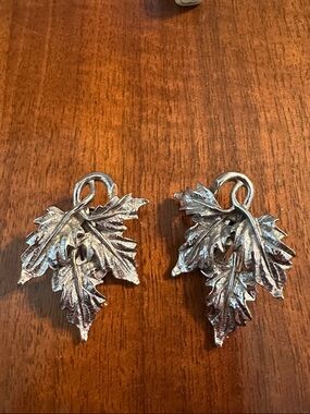 Vintage Emmons Silver Tone Four Leaf Design Clip on Earrings